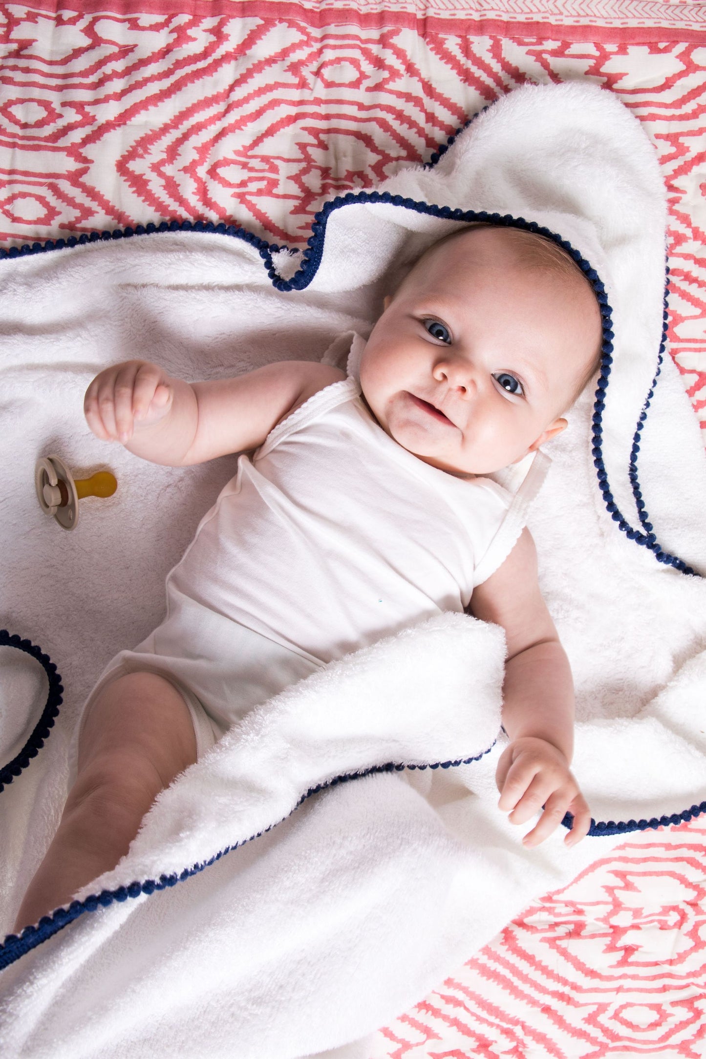 BAMBOO COTTON POM POM HOODED TOWEL